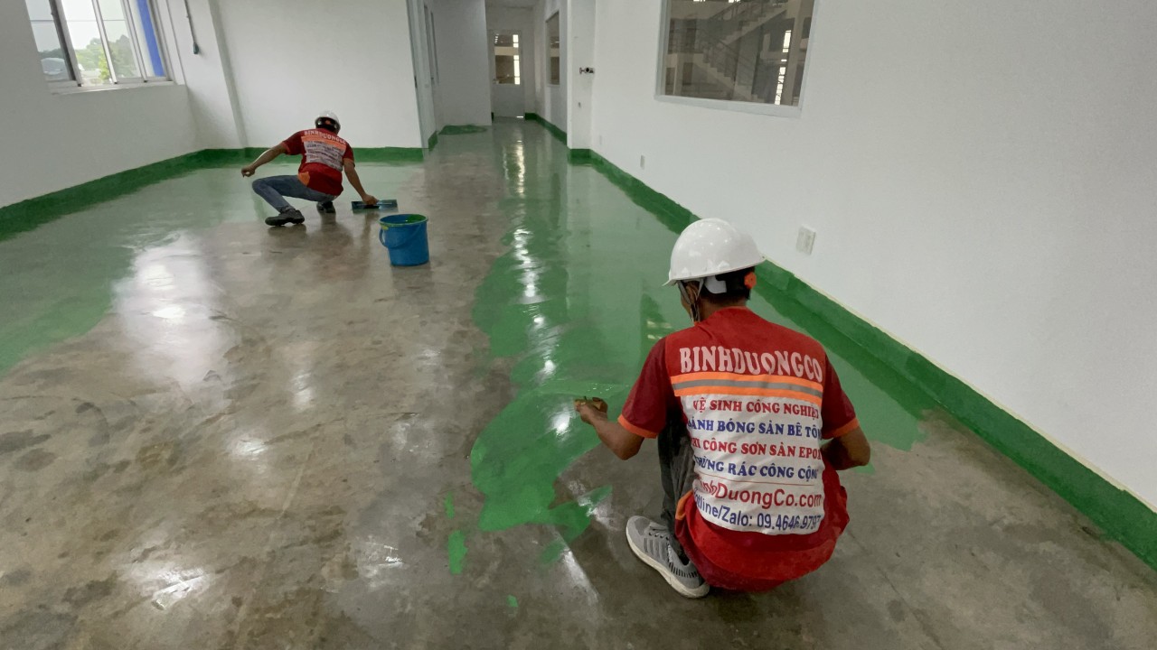 Thi Công Sơn Nền Epoxy Hệ Lăn Tại Bình Dương